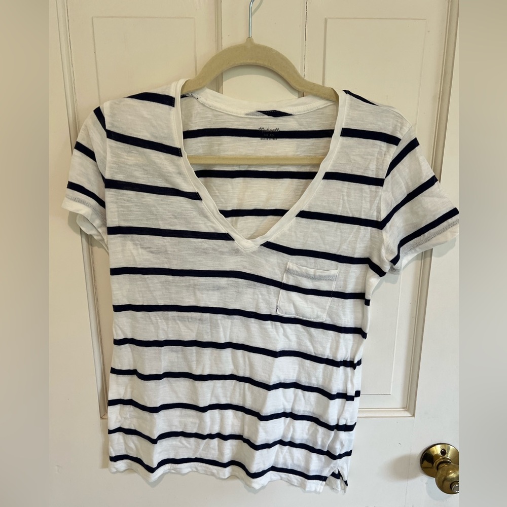 Madewell white/blue stripe v neck short sleeve t-shirt size XS
